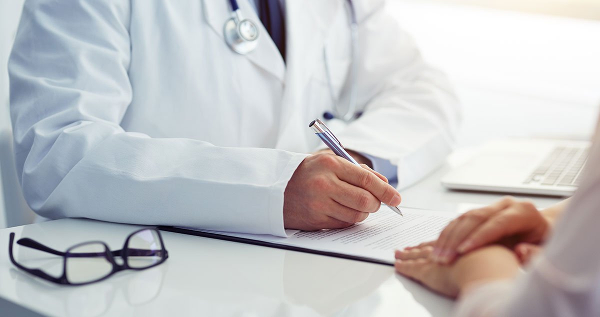 How to Select the Best Oncologist in Ahmedabad for Your Treatment